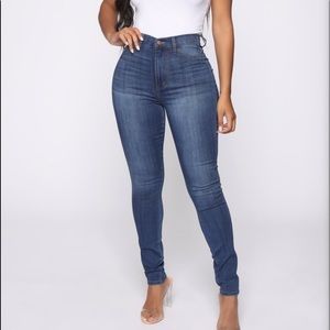 👖Fashion Nova Emma High Rise Skinny Jeans🛍️